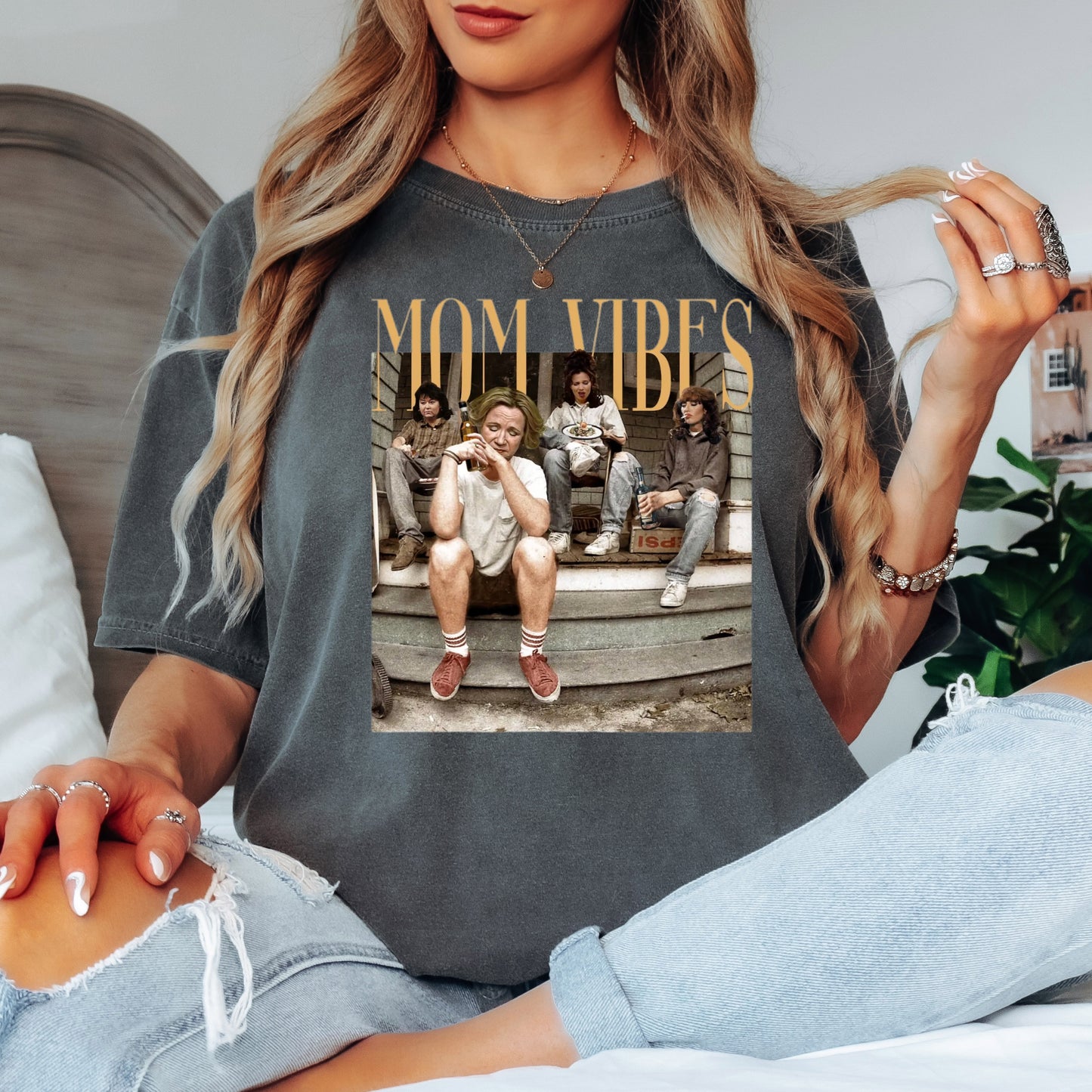90's Mom Vibe Tee